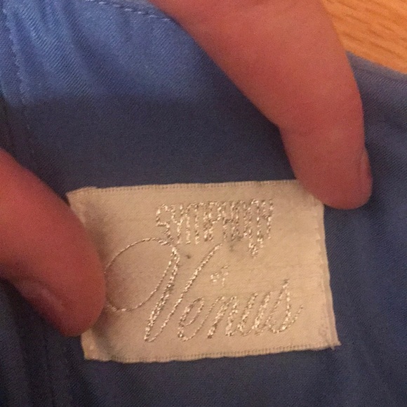 Beautiful periwinkle strapless gown. - Picture 3 of 6